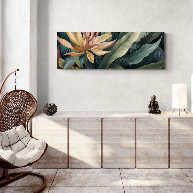 Cuadro decorativo de gran formato con flor tropical en tonos amarillos y verdes intensos.