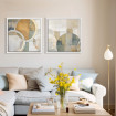 Díptico decorativo abstracto con formas circulares en dorado, beige y verde sobre fondo neutro