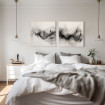Díptico decorativo abstracto en blanco y negro con trazos curvos y etéreos sobre fondo claro