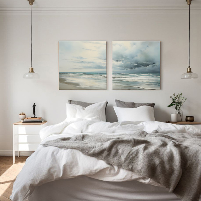 Díptico decorativo “Playa en Calma” con vista del mar y cielo nublado, ideal para crear ambientes relajantes y sofisticados.