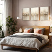 Cuadro decorativo abstracto tríptico con formas geométricas en tonos beige, blanco y dorado, estilo urbano moderno