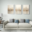 Cuadro decorativo abstracto tríptico con formas geométricas en tonos beige, blanco y dorado, estilo urbano moderno