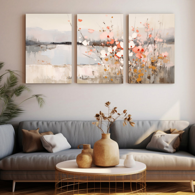 Tríptico decorativo “Rosa Serena” con flores abstractas en tonos rosa, blanco y ocre sobre paisaje acuático suave y brumoso.