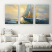 Tríptico decorativo con un velero navegando al atardecer en tonos dorados y azules- Cuadrostock