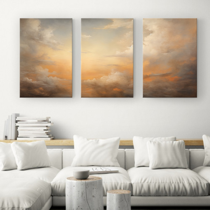 Tríptico abstracto de nubes y cielo en tonos cálidos, con matices dorados y anaranjados.