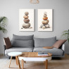 Díptico decorativo con piedras apiladas en equilibrio sobre fondo neutro. Estética zen, minimalista y natural.