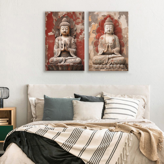 Díptico zen con esculturas de Buda sobre fondo rojizo desgastado ideal para ambientes espirituales- Cuadrostock