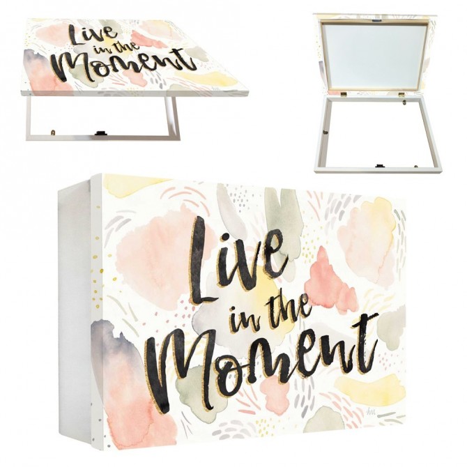 Tapa contador decorativo con mensaje motivacional "Live in the Moment" sobre fondo de acuarelas en tonos pastel- Cuadrostock Tapa contador decorativo con mensaje motivacional "Live in the Moment" sobre fondo de acuarelas en tonos pastel- Cuadrostock